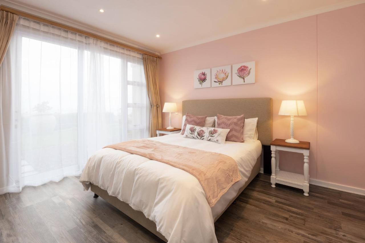 Pinnacle Point 2-Bedroom Self-Catering Apartment モーセル・ベイ エクステリア 写真